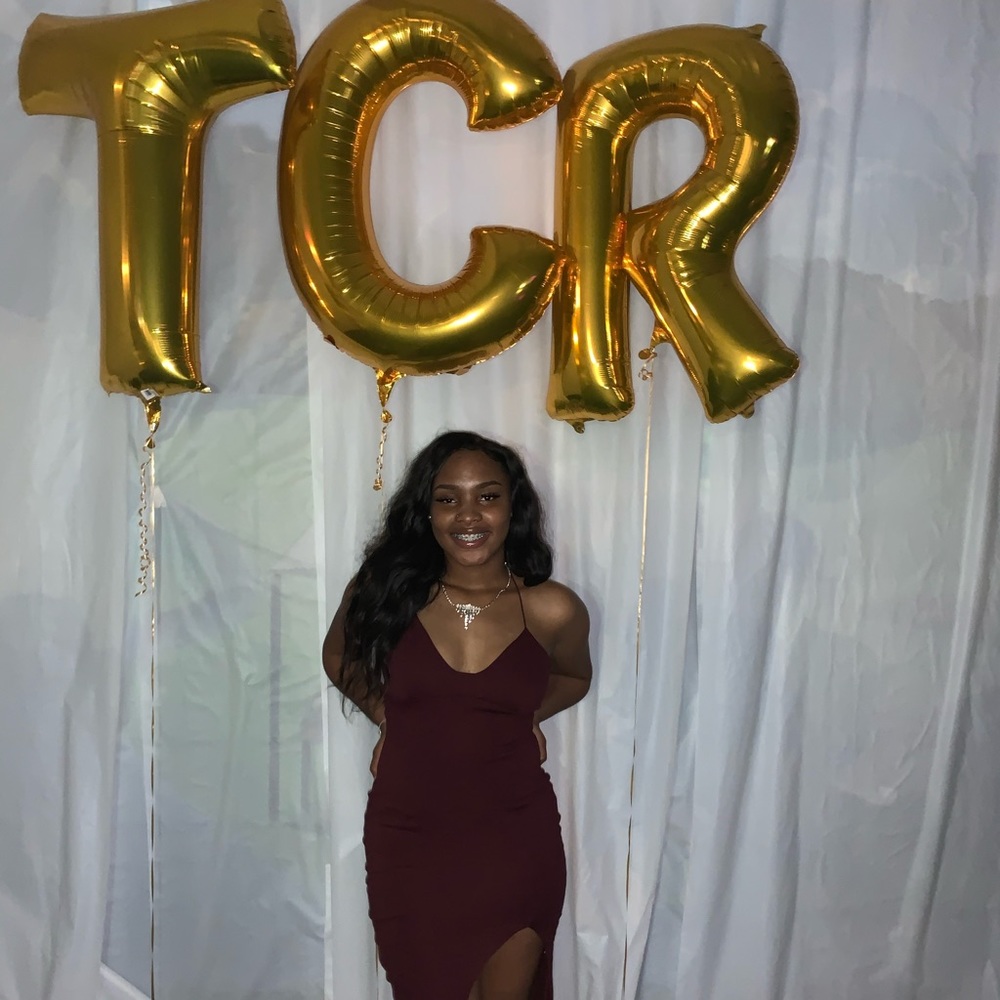 Meet your Posher, Tenia